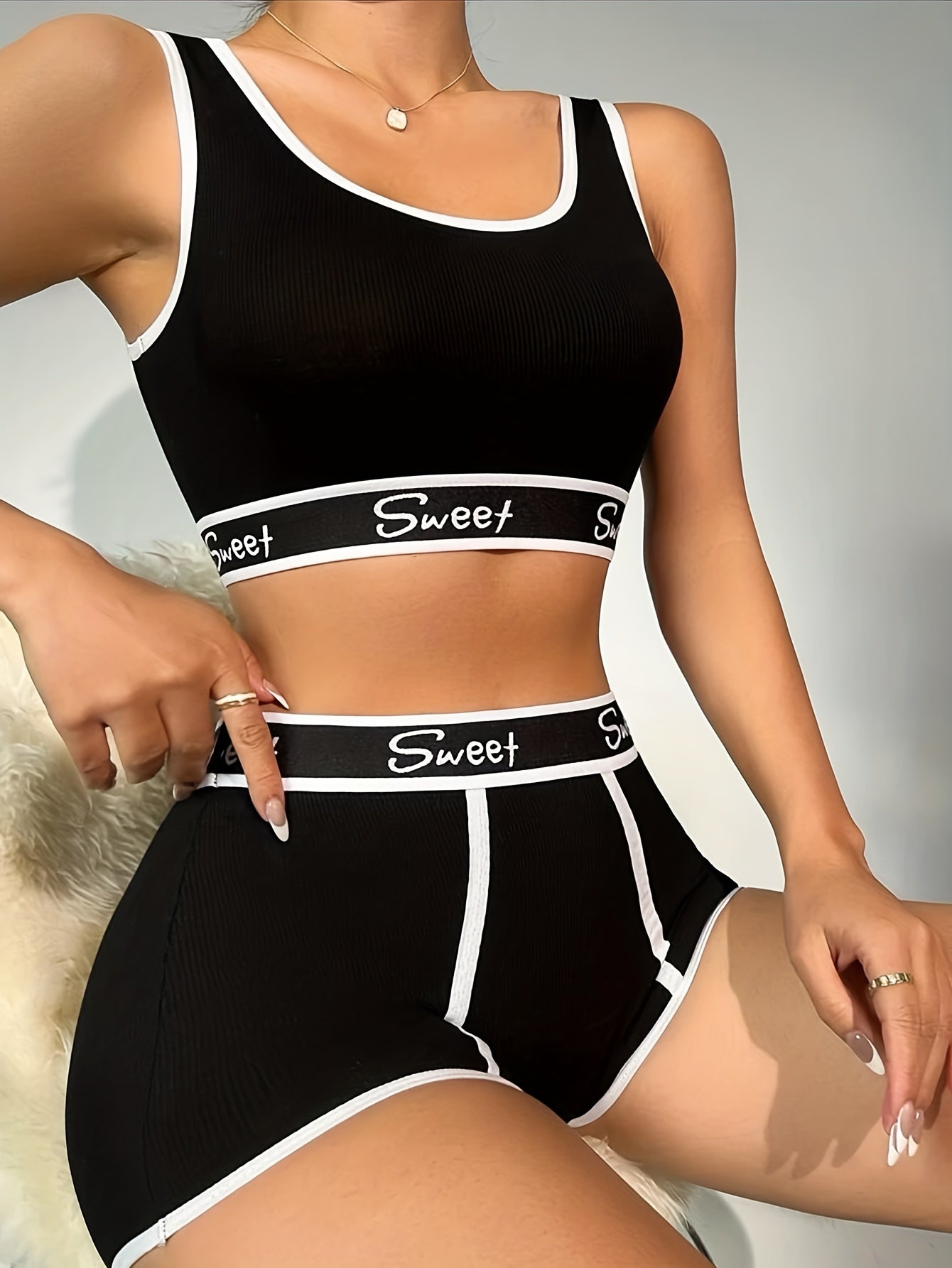 3 Set Sporty Letter Contrast Trim Bra & Shorts Panty
