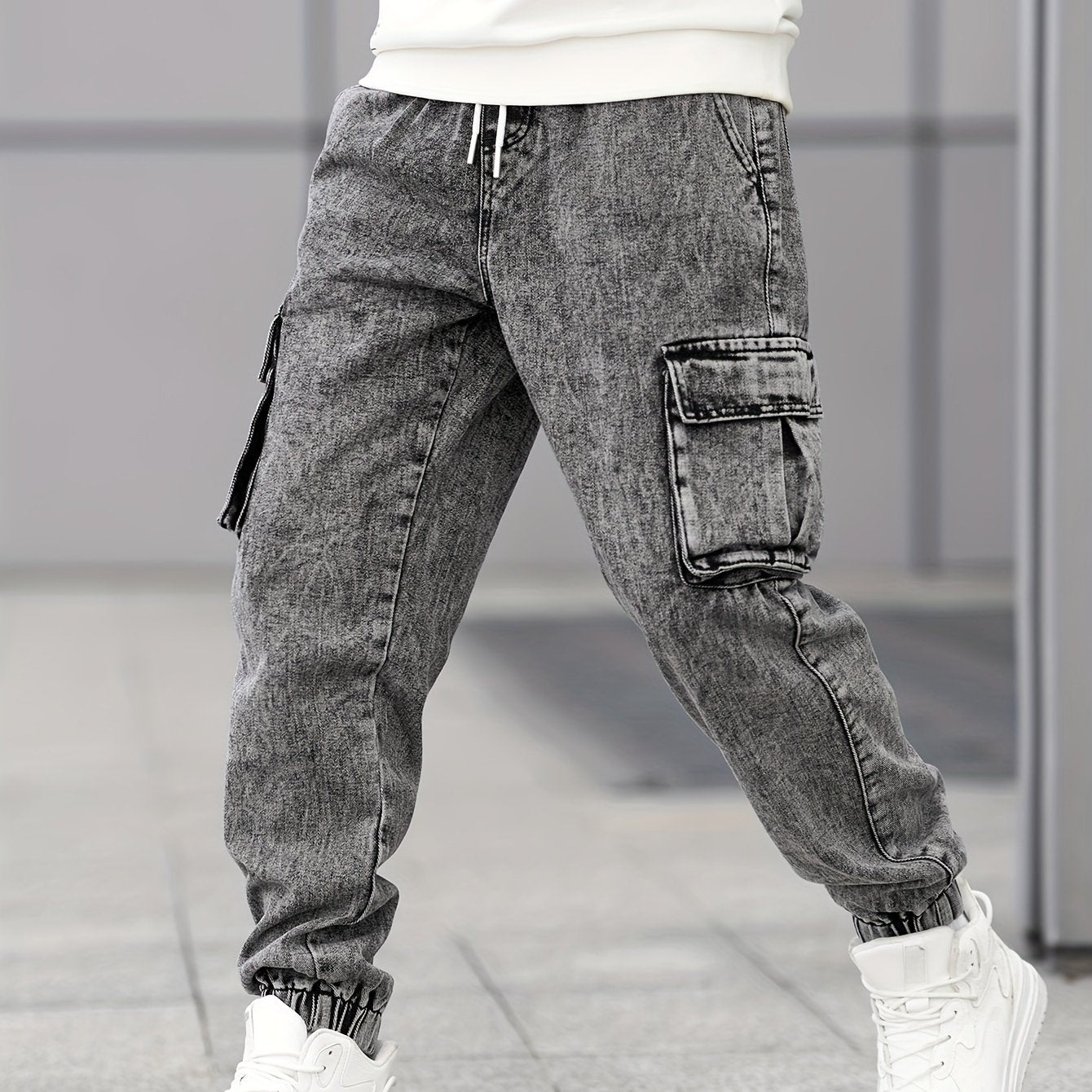 Men's Relaxed Fit Tapered Jeans