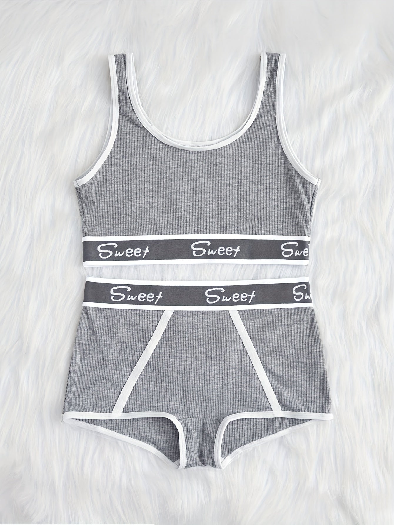 3 Set Sporty Letter Contrast Trim Bra & Shorts Panty