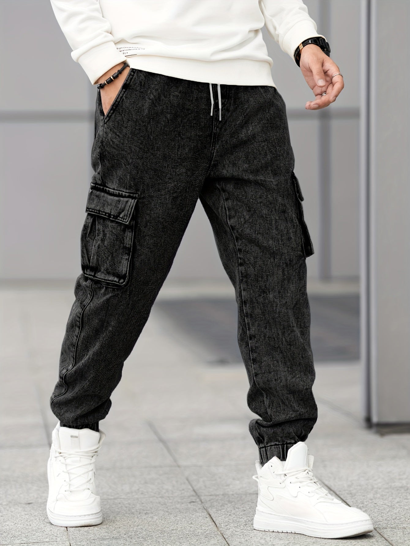 Men's Relaxed Fit Tapered Jeans