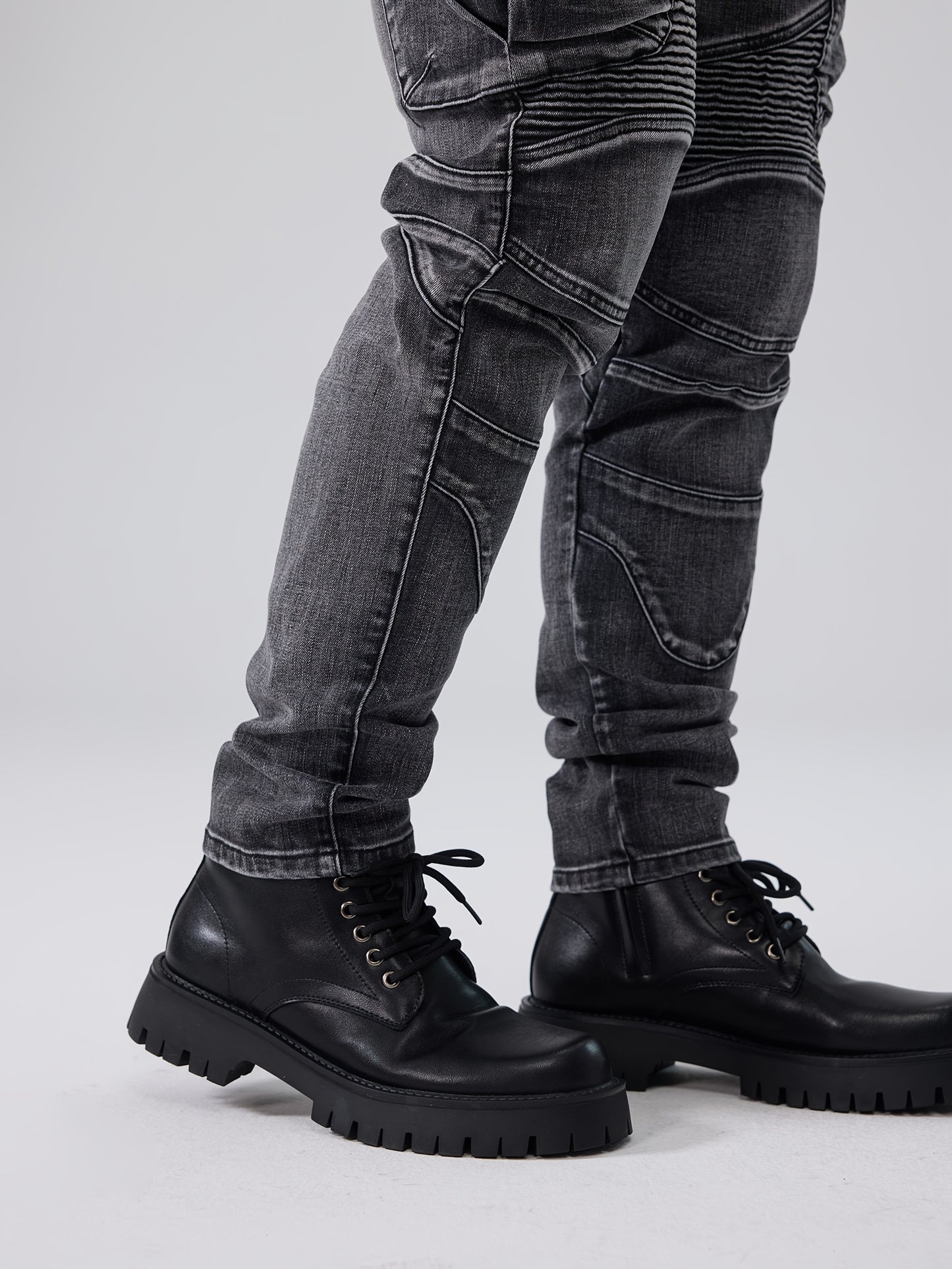 Men's Slim Fit Stretch Jeans with Multi-Pocket Design