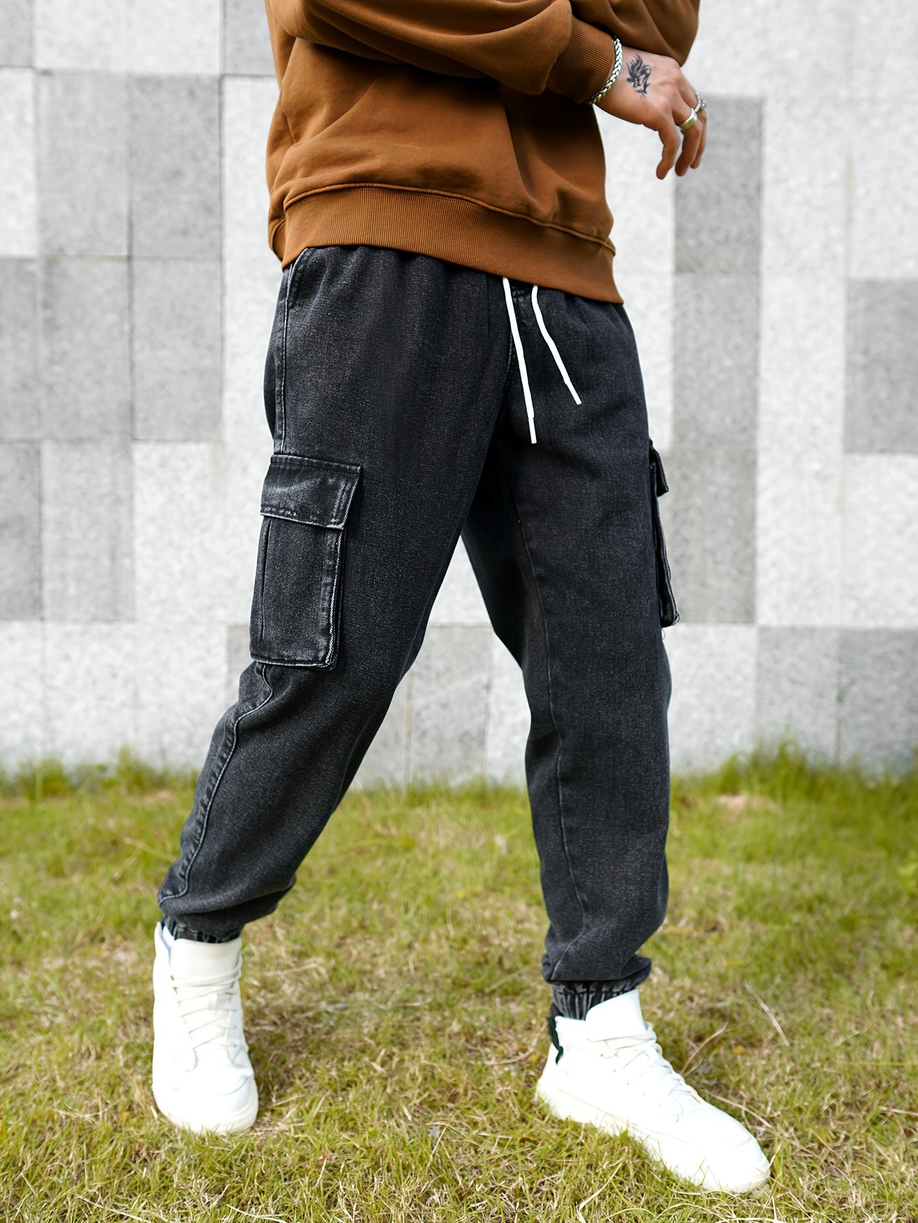 Men's Relaxed Fit Tapered Jeans