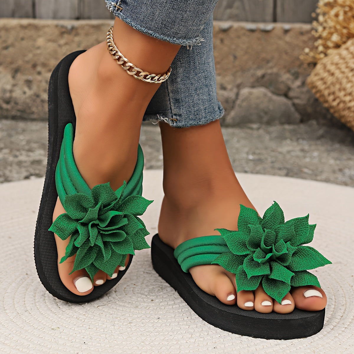 1pc Women'S Floral Embellished Flip-Flops