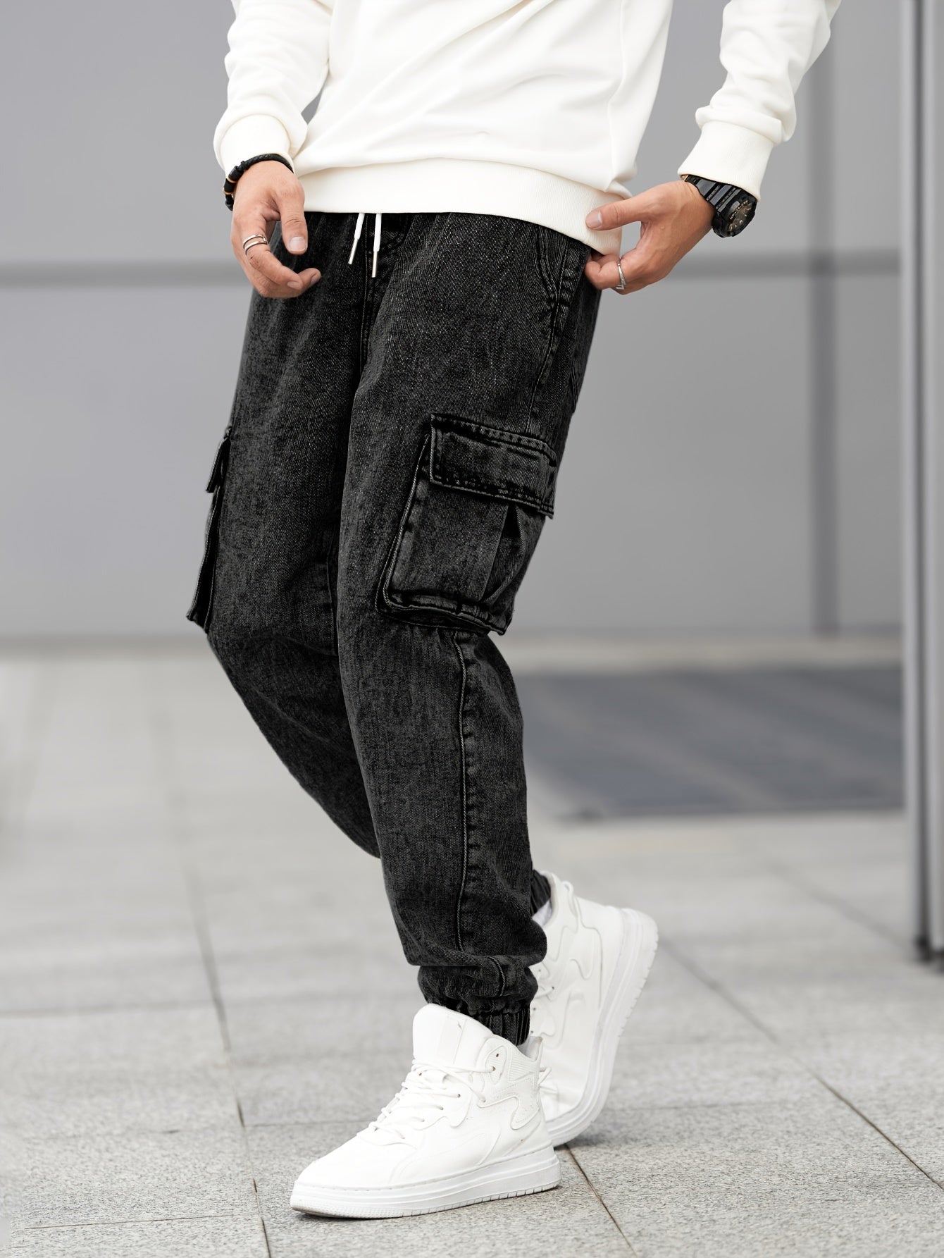 Men's Relaxed Fit Tapered Jeans