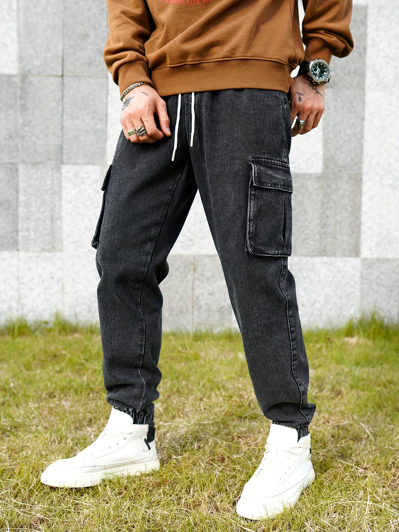 Men's Relaxed Fit Tapered Jeans