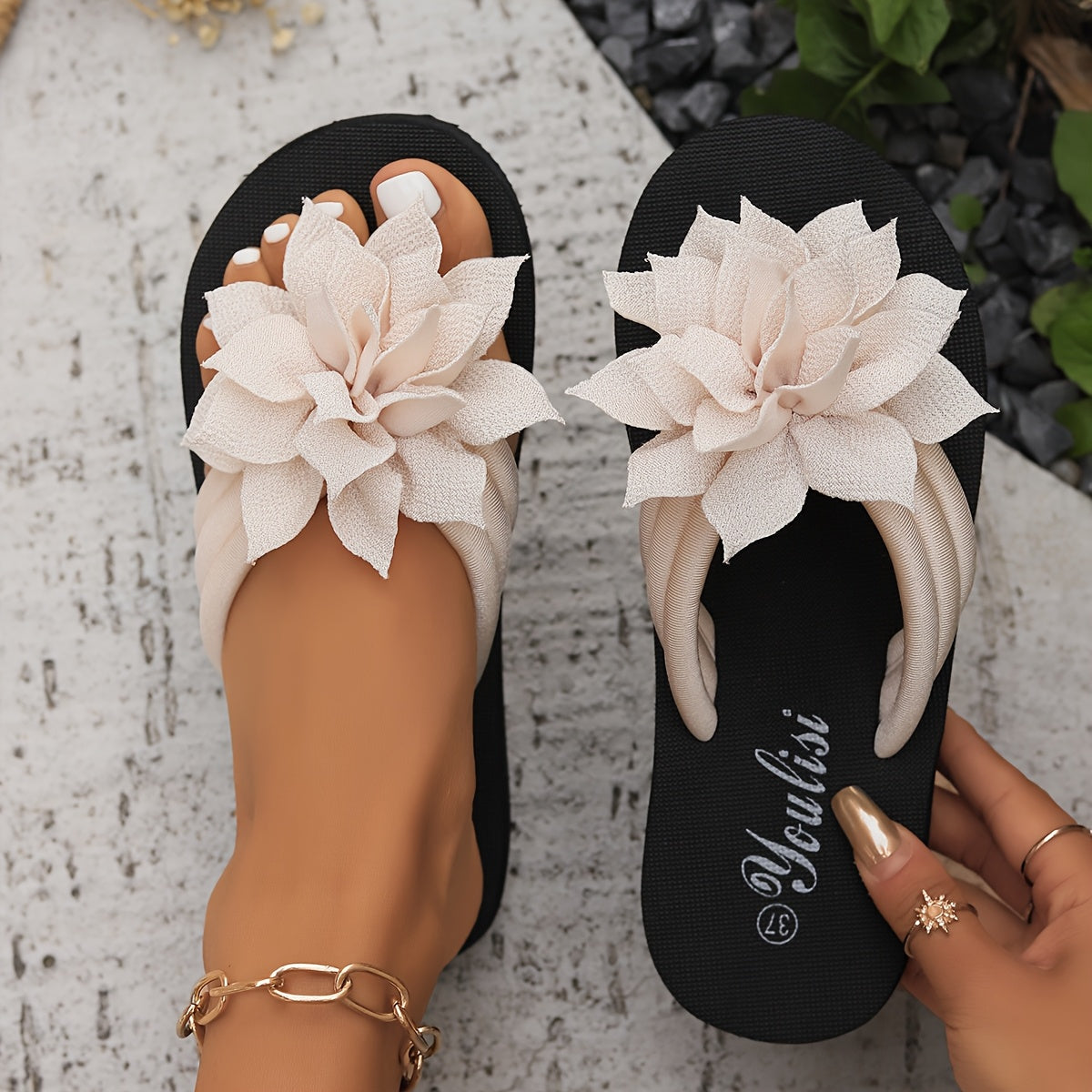 1pc Women'S Floral Embellished Flip-Flops