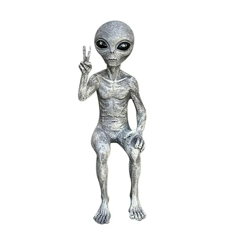 Funny Resin Alien Statue Outdoor Garden Decoration UFO