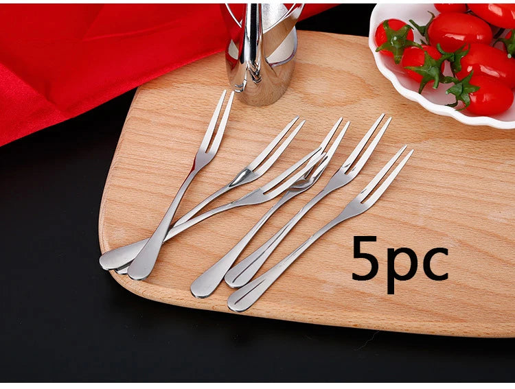 Portable fork and spoon cutlery set