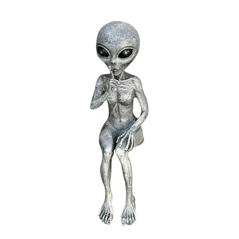 Funny Resin Alien Statue Outdoor Garden Decoration UFO