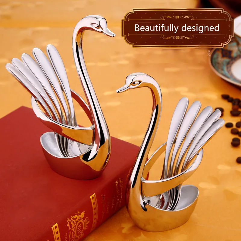 Portable fork and spoon cutlery set