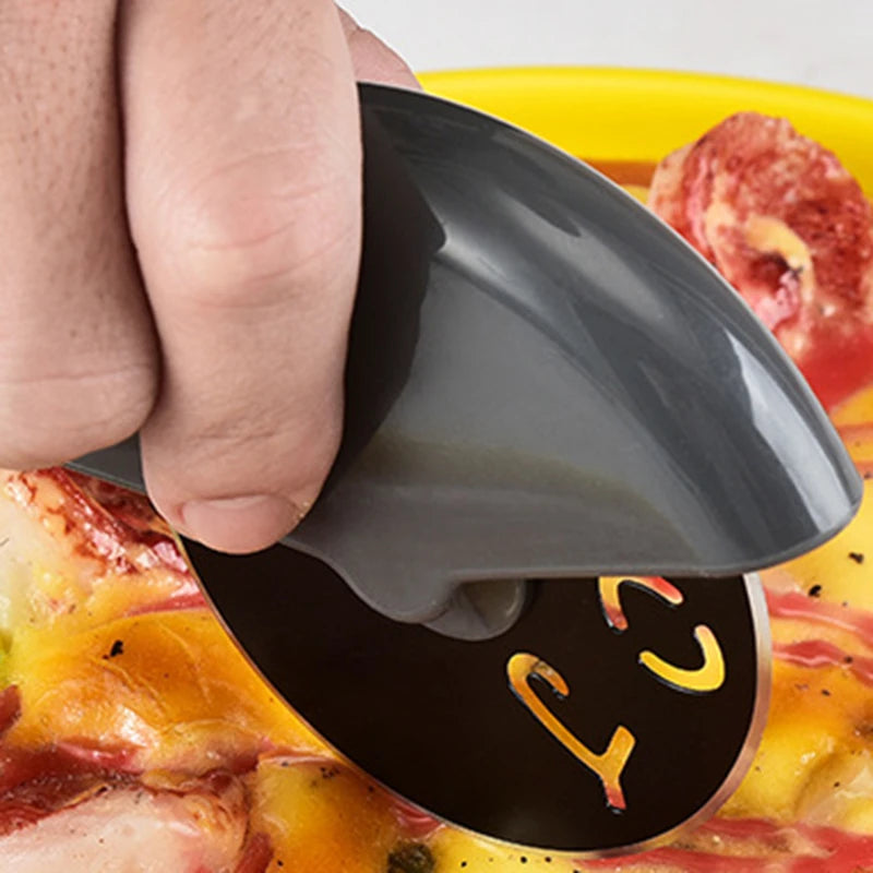 Round Wheel Cutting Knife for Pizza with Lid Roulette Roller