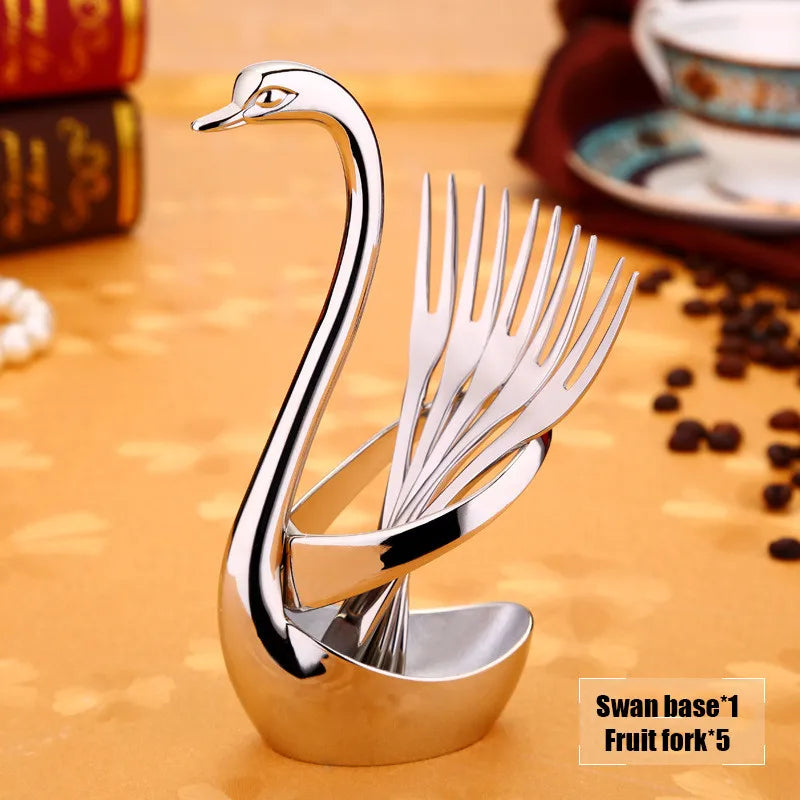 Portable fork and spoon cutlery set