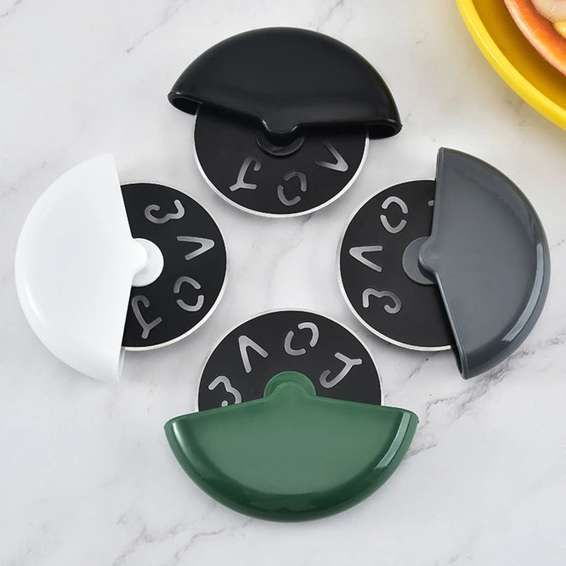 Round Wheel Cutting Knife for Pizza with Lid Roulette Roller