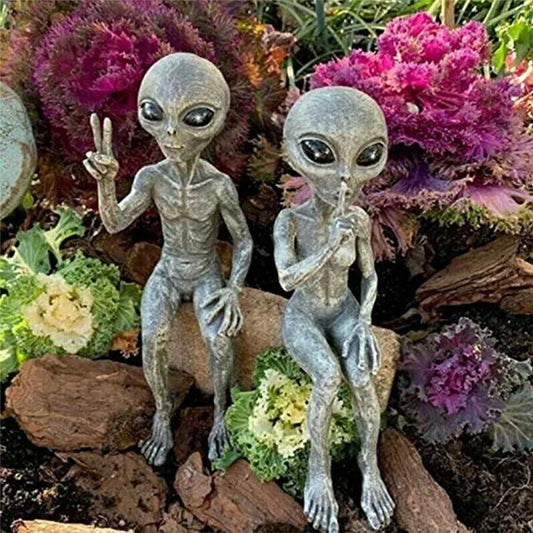 Funny Resin Alien Statue Outdoor Garden Decoration UFO